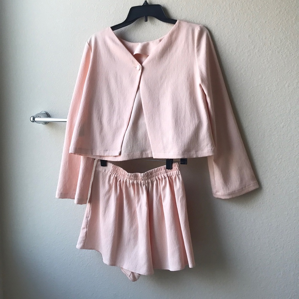 TOPSHOP 2 piece outfit size 6 top, size 4 bottoms - Picture 2 of 2